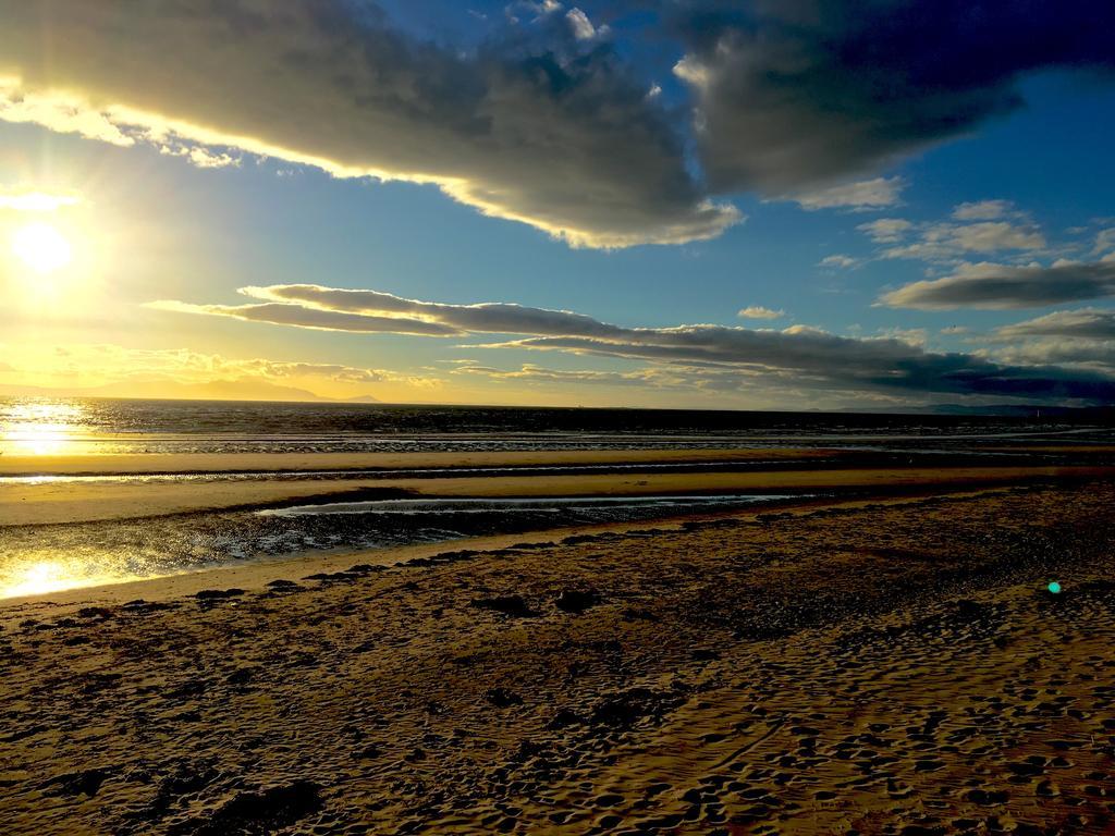 No5 Ayr Beach - Coorie Doon Stays מראה חיצוני תמונה